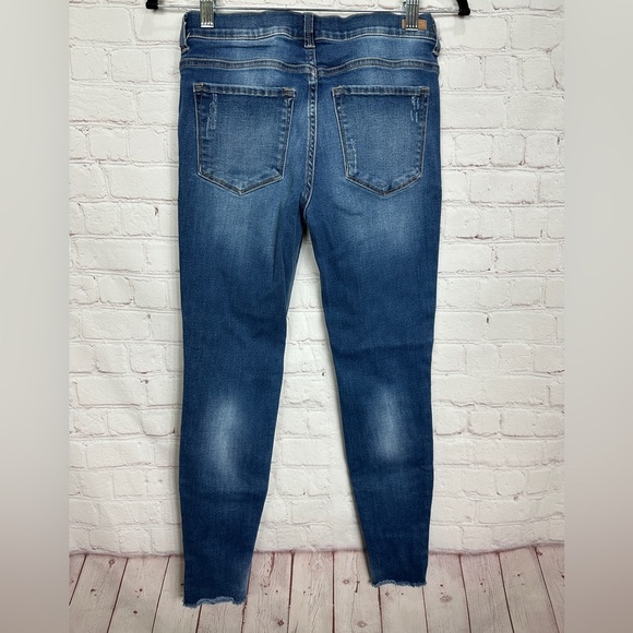 Sneak Peek Womens Denim Skinny Jeans Mid Rise Distressed sz 7, GUC - Picture 4 of 6